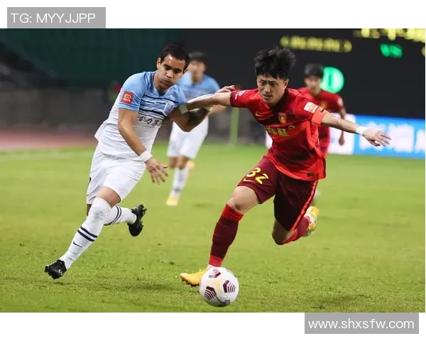 成都足球队与深圳足球队赛后复盘团队协作分析与启示