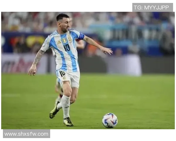 足球明星进球瞬间的标志性图片展示与解析 足球明星进球瞬间的标志性图片展示与解析